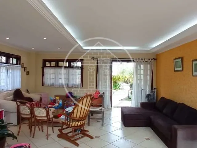 Sobrado com 1540m² 4 quartos e 4 banheiros, à venda, no bairro Lagoa Grande em Embu-Guaçu