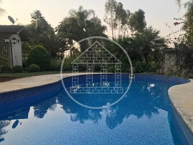 Sobrado com 1540m² 4 quartos e 4 banheiros, à venda, no bairro Lagoa Grande em Embu-Guaçu