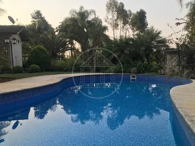 Sobrado com 1540m² 4 quartos e 4 banheiros, à venda, no bairro Lagoa Grande em Embu-Guaçu