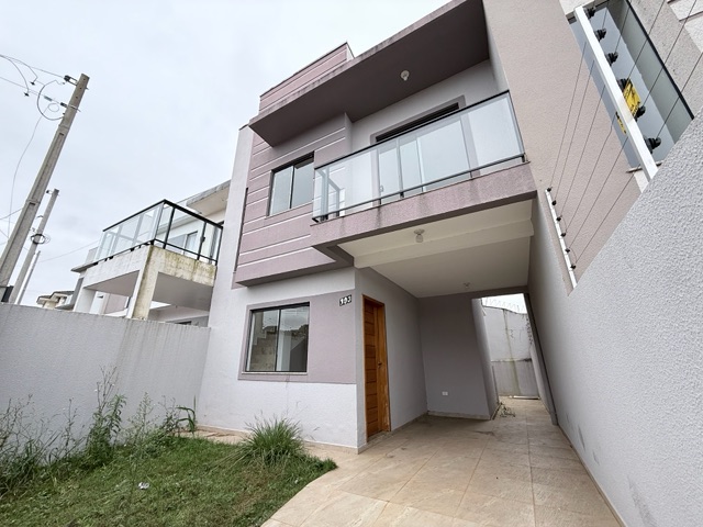 Locação - Sobrado com 3 quartos, 1 vaga de garagem, Área Externa, 90 m² - Uvaranas, Ponta Grossa.