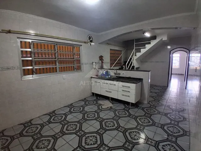 Sobrado com 150m² 4 quartos e 4 banheiros, à venda, no bairro Vila Guarani em Mauá