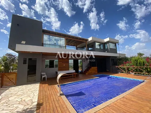 Sobrado com 346m² 5 quartos e 5 banheiros, à venda, no bairro Paranagi em Sertaneja