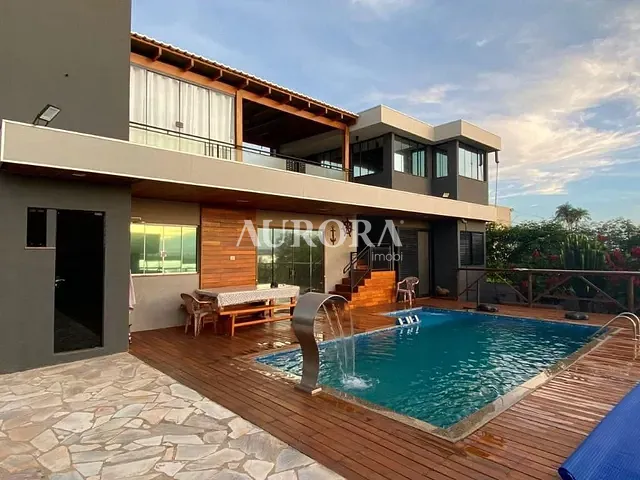 Sobrado com 346m² 5 quartos e 5 banheiros, à venda, no bairro Paranagi em Sertaneja