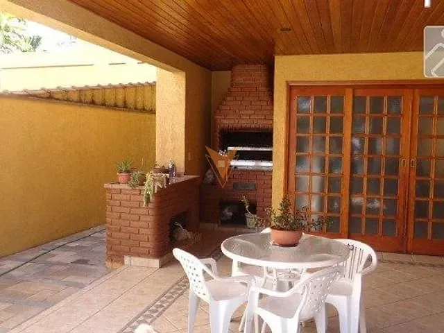 Sobrado com 500m² 4 quartos e 7 banheiros, à venda, no bairro Residencial Morada dos Pássaros-Aldeia da Serra em Barueri