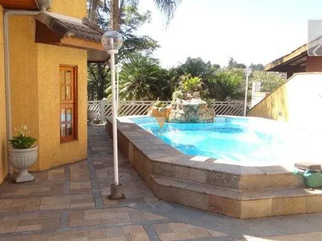 Sobrado com 500m² 4 quartos e 7 banheiros, à venda, no bairro Residencial Morada dos Pássaros-Aldeia da Serra em Barueri