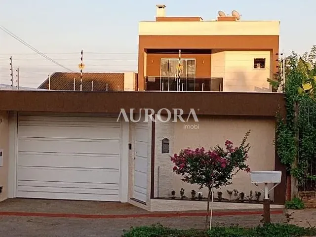 Sobrado com 225m² 3 quartos e 2 banheiros, à venda, no bairro Columbia em Londrina