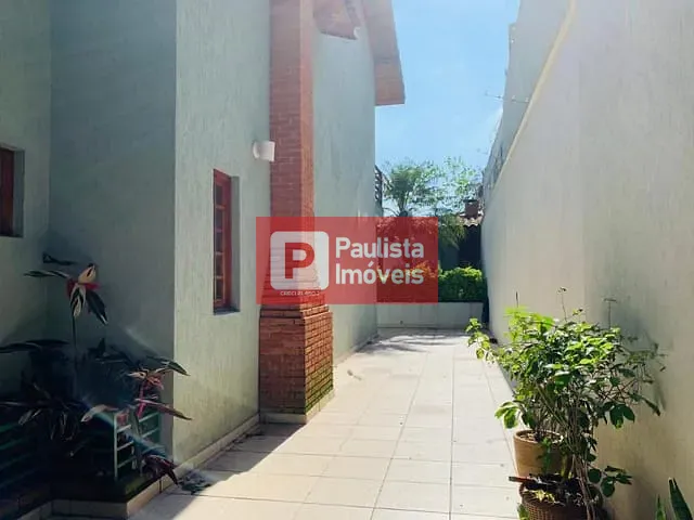 Sobrado com 450m² 4 quartos e 3 banheiros, à venda ou para alugar, no bairro Chácara Meyer em São Paulo