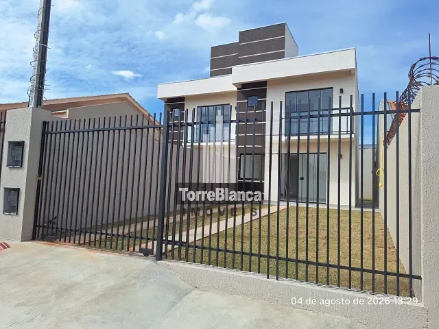 Sobrado com 83m² 3 quartos e 3 banheiros, à venda, no bairro Uvaranas em Ponta Grossa