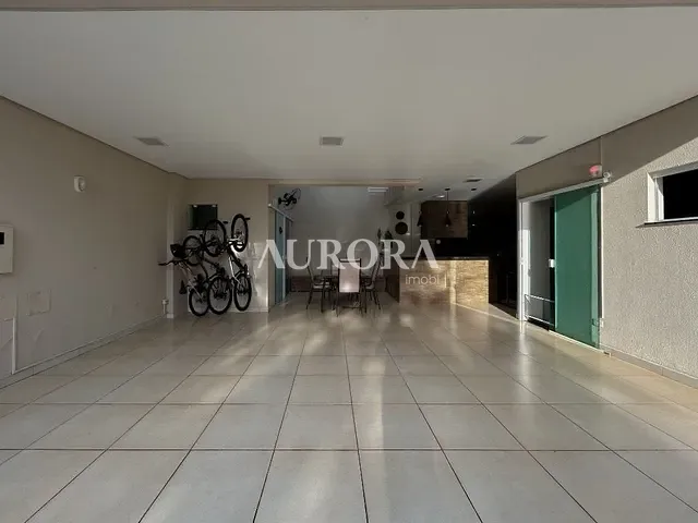 Sobrado com 321m² 4 quartos e 5 banheiros, à venda ou para alugar, no bairro Residencial Veneza em Londrina