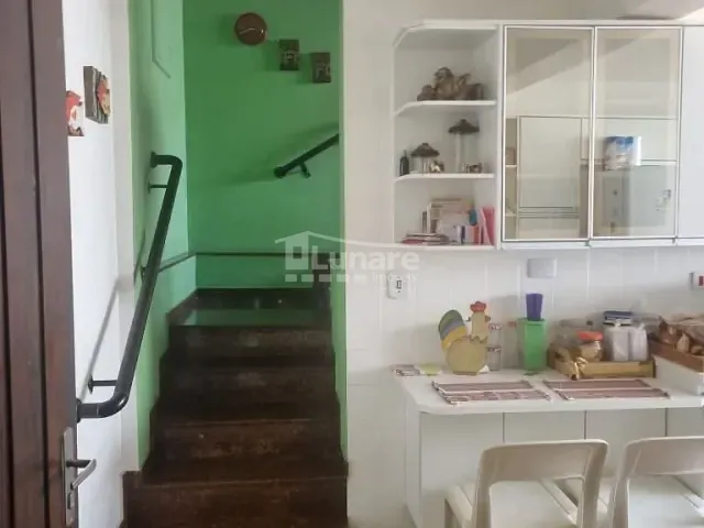Sobrado com 1200m² 4 quartos e 4 banheiros, à venda, no bairro Vila Oliveira em Mogi das Cruzes