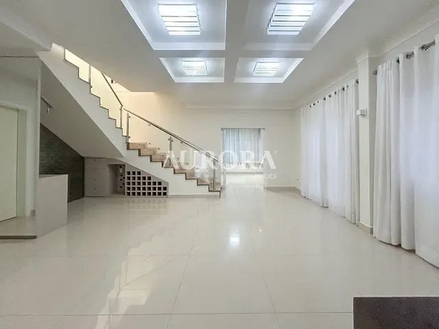 Sobrado com 324m² 4 quartos e 6 banheiros, para alugar, no bairro Esperança em Londrina