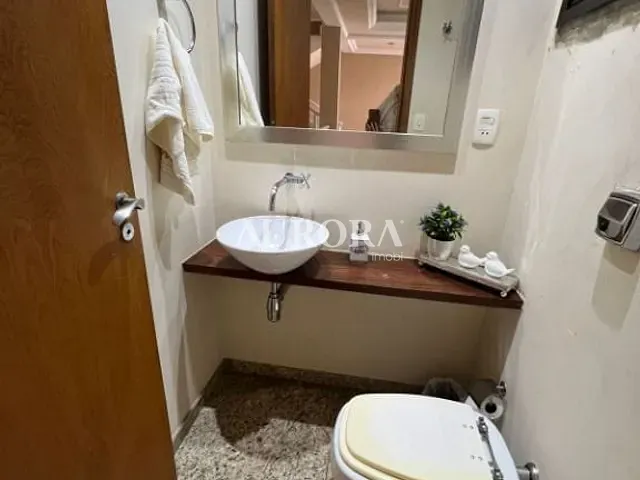 Sobrado com 390m² 4 quartos e 5 banheiros, à venda, no bairro Parque Residencial Alcantara em Londrina