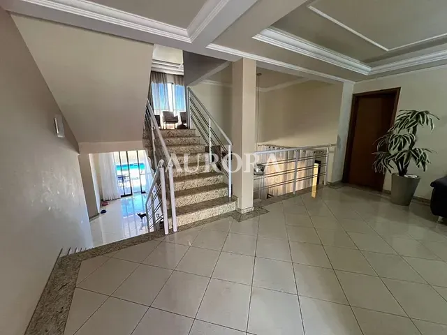 Sobrado com 390m² 4 quartos e 5 banheiros, à venda, no bairro Parque Residencial Alcantara em Londrina