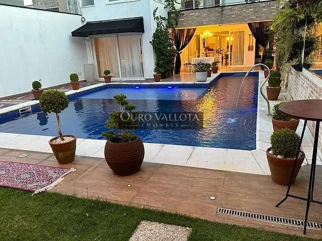 Sobrado com 600m² 4 quartos e 7 banheiros, à venda, no bairro Vila Bertioga em São Paulo