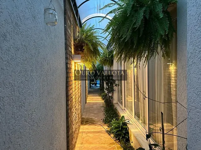 Sobrado com 600m² 4 quartos e 7 banheiros, à venda, no bairro Vila Bertioga em São Paulo