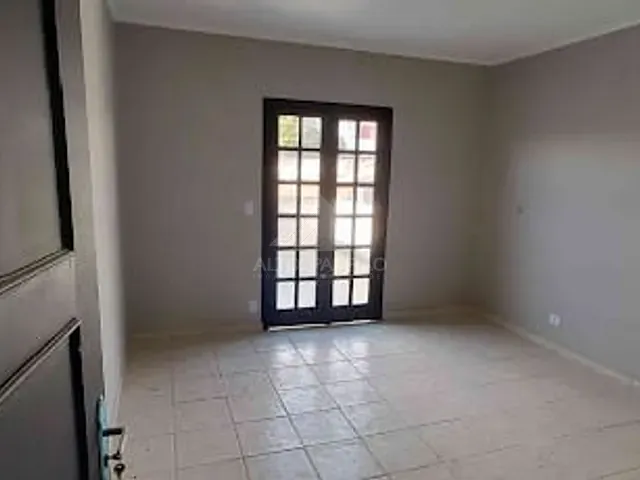 Sobrado com 500m², para alugar, no bairro Vila Bocaina em Mauá