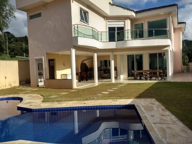 Sobrado com 560m² 5 quartos e 5 banheiros, à venda, no bairro Jardim do Golf I em Jandira