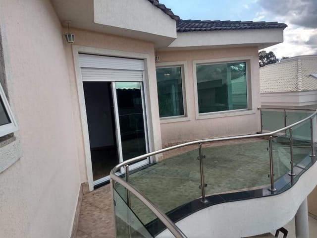 Sobrado com 560m² 5 quartos e 5 banheiros, à venda, no bairro Jardim do Golf I em Jandira