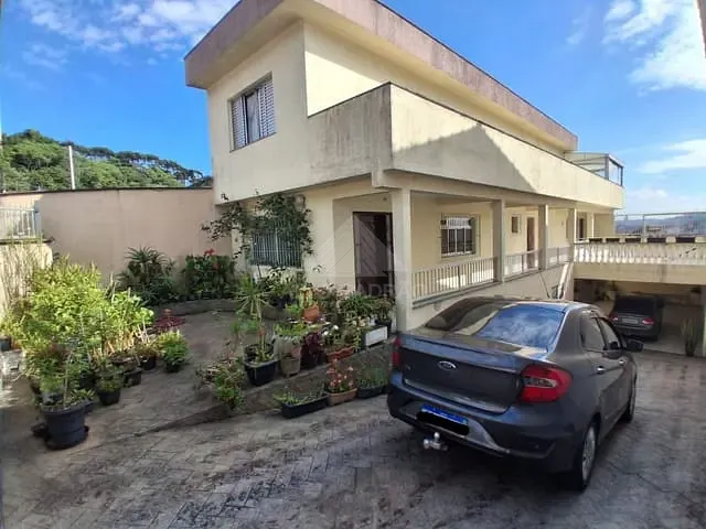 Sobrado com 225m² 3 quartos e 3 banheiros, à venda, no bairro Jardim Guapituba em Mauá