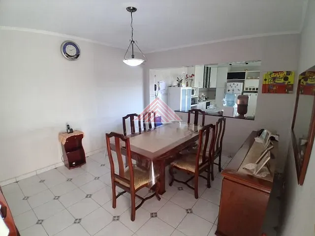 Sobrado com 225m² 3 quartos e 3 banheiros, à venda, no bairro Jardim Guapituba em Mauá