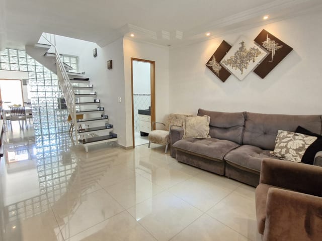 Foto do Sobrado - Sobrado para venda em Parada Inglesa com 3 quartos, sendo 1 suíte , 92m² | Lares e Andares Imóveis