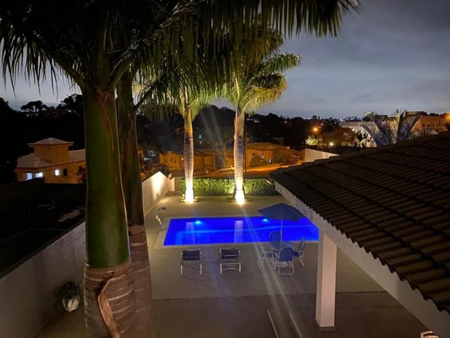 Sobrado com 666m² 4 quartos e 5 banheiros, à venda, no bairro Jardim do Golf I em Jandira