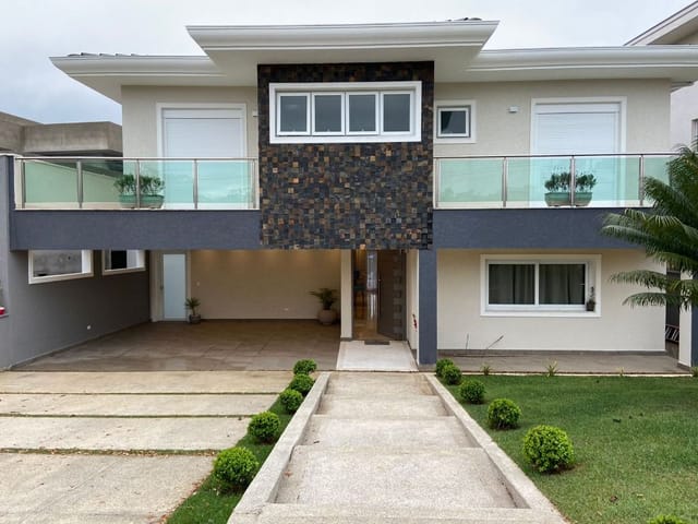 Sobrado com 666m² 4 quartos e 5 banheiros, à venda, no bairro Jardim do Golf I em Jandira
