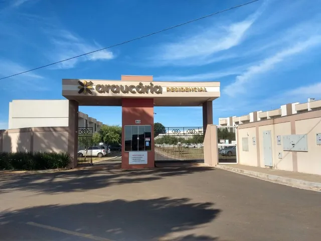 Locação - Sobrado Mobiliado, 2 quartos, 1 vaga, Próx. ao Campus UEPG, Residencial Araucária - Uvaranas, Ponta Grossa.