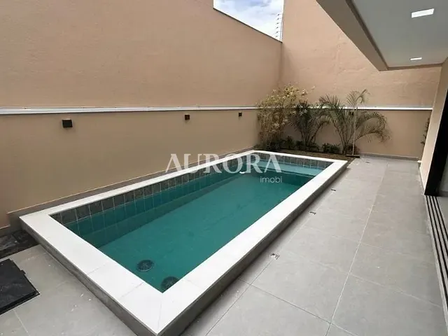 Sobrado com 250m² 3 quartos e 5 banheiros, à venda, no bairro Universitário em Londrina