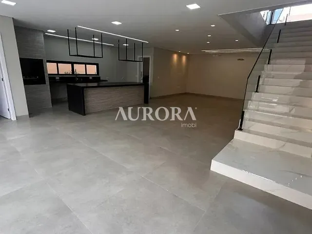 Sobrado com 250m² 3 quartos e 5 banheiros, à venda, no bairro Universitário em Londrina