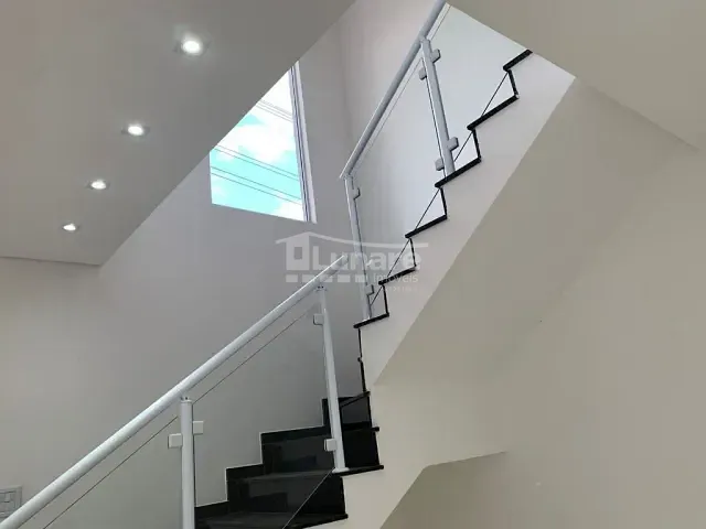 Sobrado com 142m² 3 quartos e 1 banheiro, à venda, no bairro Vila Bernadotti em Mogi das Cruzes