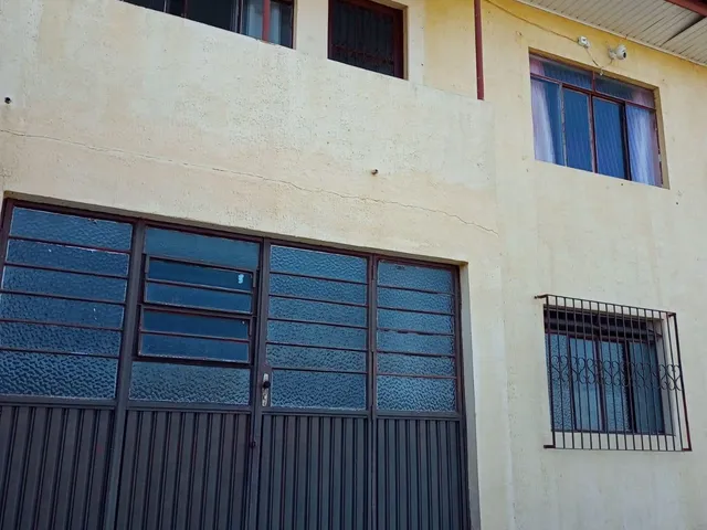 Sobrado à venda, Uvaranas, próximo ao Shopping