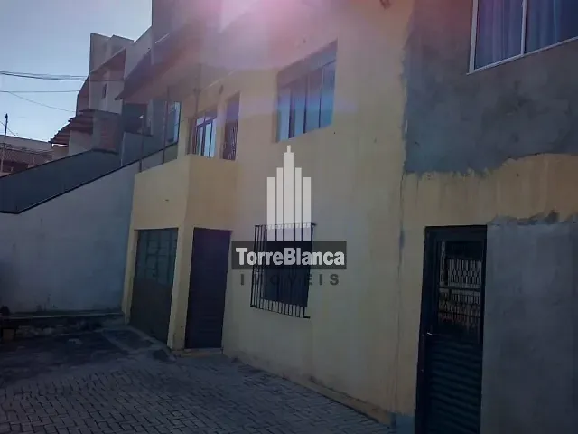Sobrado com 462m² 3 quartos e 1 banheiro, à venda, no bairro Uvaranas em Ponta Grossa
