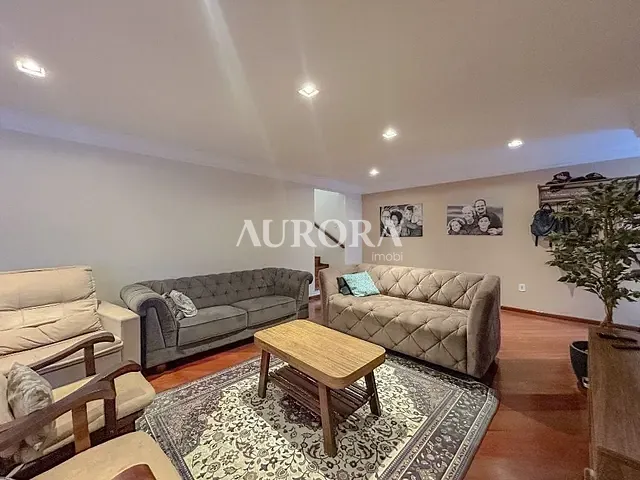 Sobrado com 402m² 6 quartos e 6 banheiros, à venda, no bairro Lago Parque em Londrina