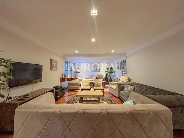 Sobrado com 402m² 6 quartos e 6 banheiros, à venda, no bairro Lago Parque em Londrina