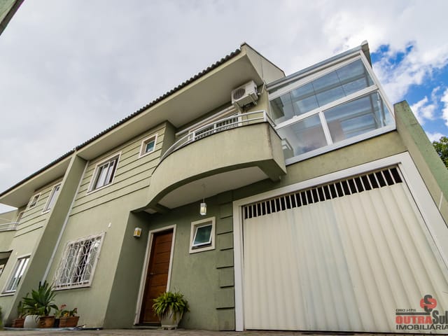 Sobrado 3 quartos e 1 banheiro, à venda, no bairro Fanny em Curitiba