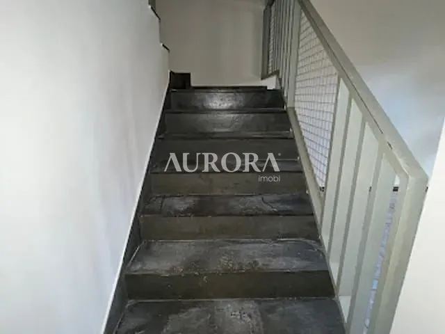 Sobrado 3 quartos e 2 banheiros, à venda, no bairro Jardim Vilas Boas em Londrina