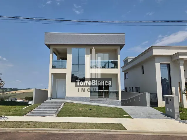Sobrado com 248m² 4 quartos e 4 banheiros, à venda, no bairro Jardim Carvalho em Ponta Grossa
