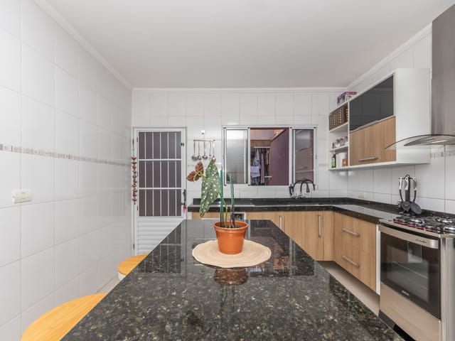 Foto do Sobrado - Sobrado para venda em Vila Portuguesa com 2 quartos , 76m² | Lares e Andares Imóveis