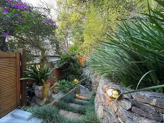 Sobrado com 1231m² 5 quartos e 4 banheiros, à venda, no bairro Granja Viana em Cotia
