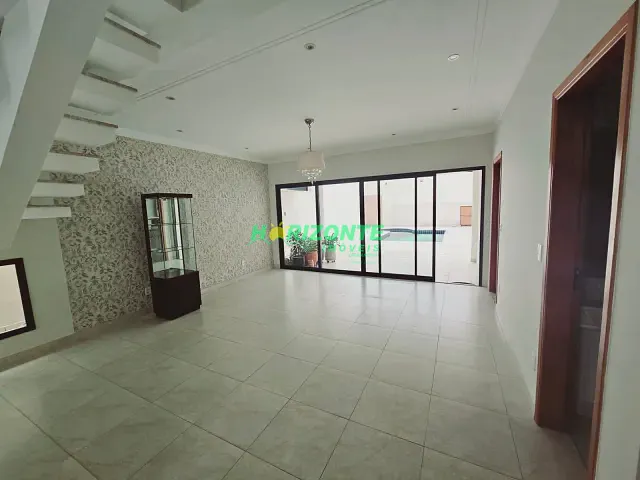 Sobrado com 375m² 4 quartos e 5 banheiros, para alugar, no bairro Urbanova em São José dos Campos