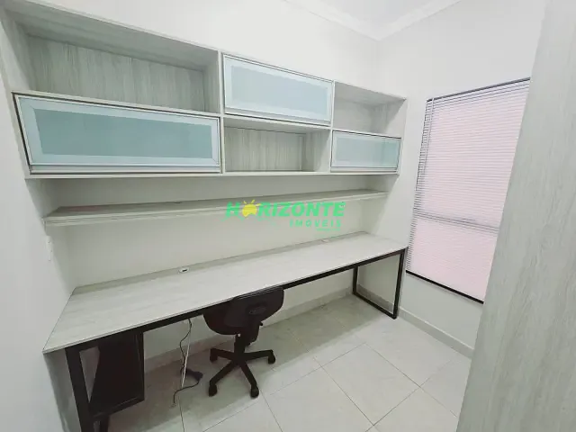 Sobrado com 375m² 4 quartos e 5 banheiros, para alugar, no bairro Urbanova em São José dos Campos
