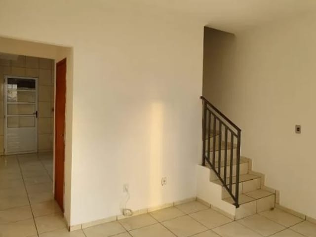 Foto do Sobrado - Sobrado com 2 dormitórios para alugar, 65 m² por R$ 1.100,00/mês - Conjunto Residencial Galo Branco - São José dos Campos/SP | INDEPENDENCE NEGOCIOS IMOBILIARIOS LTDA