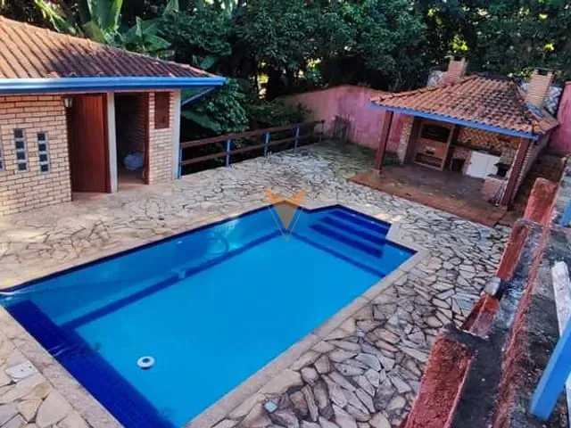 Sobrado com 625m² 5 quartos e 6 banheiros, à venda, no bairro São Fernando Residência em Barueri