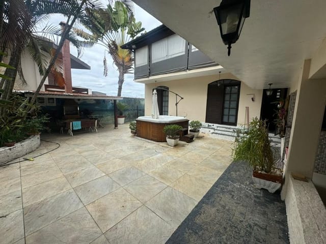 Foto do Sobrado - Sobrado com 4 dormitórios para alugar, 237 m² por R$ 4.462,00/mês - Vila Zezé - Jacareí/SP | INDEPENDENCE NEGOCIOS IMOBILIARIOS LTDA