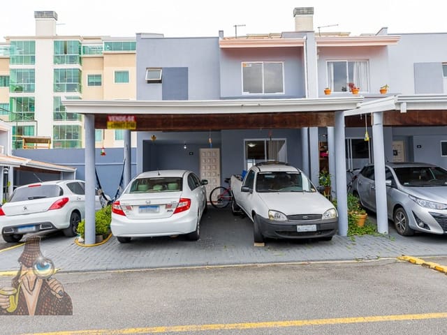 Sobrado com 148m² 3 quartos e 2 banheiros, à venda, no bairro Boqueirão em Curitiba