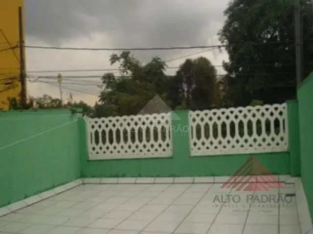 Sobrado 3 quartos e 2 banheiros, à venda, no bairro Jardim Pedroso em Mauá