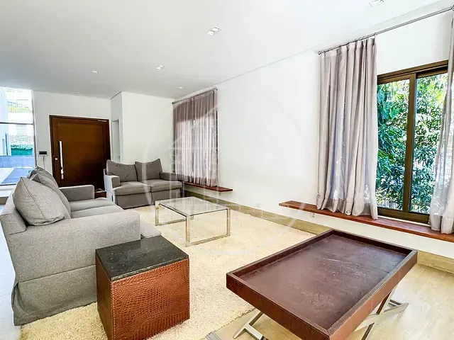 Sobrado com 650m² 4 quartos e 5 banheiros, à venda ou para alugar, no bairro Santo Amaro em São Paulo