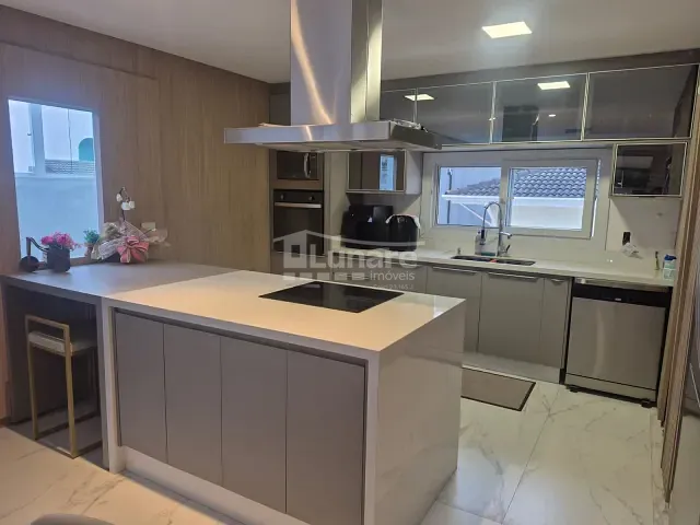 Sobrado com 300m² 3 quartos e 5 banheiros, à venda, no bairro Vila Oliveira em Mogi das Cruzes