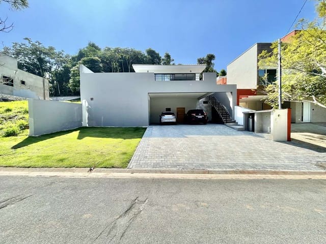 Sobrado com 525m² 3 quartos e 4 banheiros, à venda, no bairro Granja Viana em Cotia
